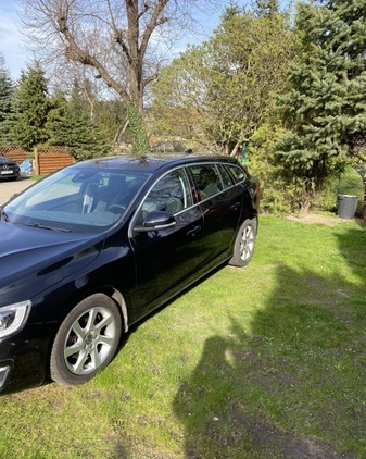 Volvo V60 cena 38000 przebieg: 109379, rok produkcji 2014 z Tarnów małe 232